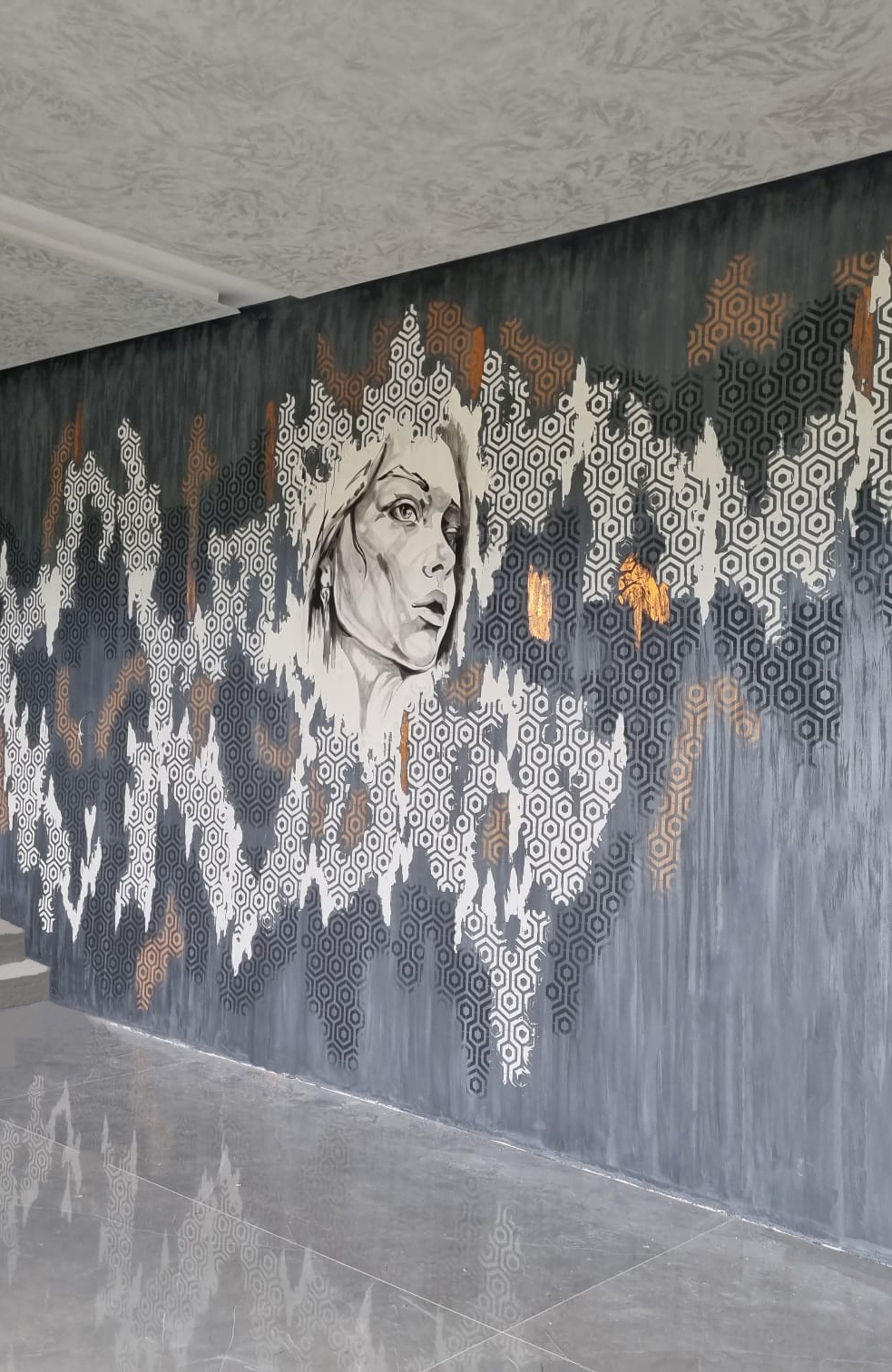 Lucrare INT Design portret pe perete - Servicii